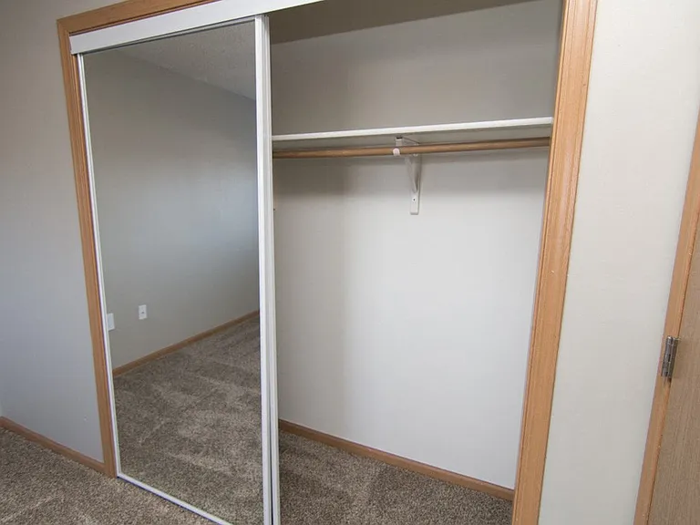 Highland View Apartments — Photo 132