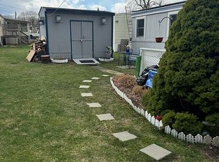 3 4th St, Portsmouth, RI 02871