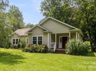 142 Pinners Cove Rd, Asheville, NC 28803