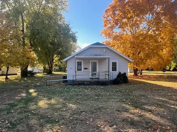 2025 E Pythian Ave, Decatur, IL 62526