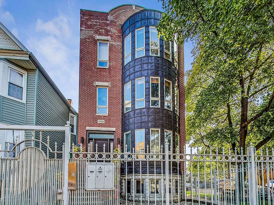 1st image of 3725 W Wrightwood Ave #3