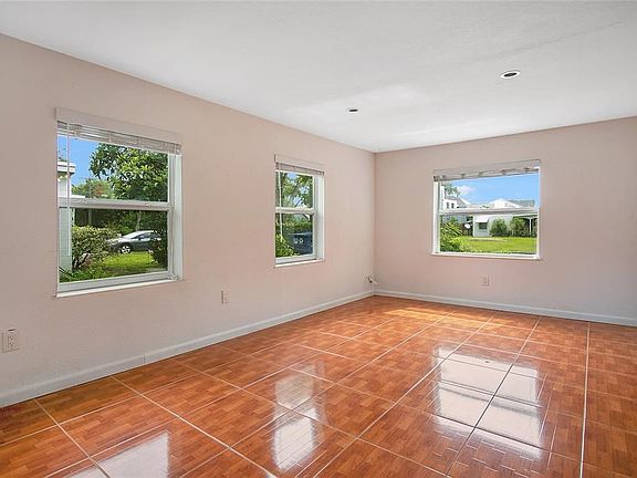 5th image of 2513 Lafayette Ave