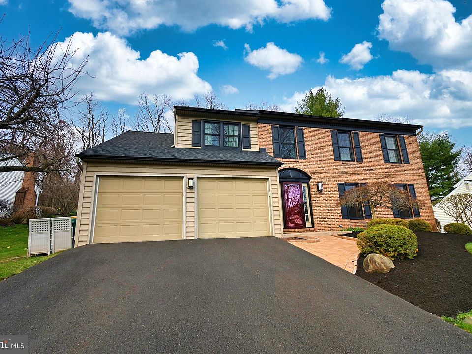 1st image of 349 Burgundy Ln