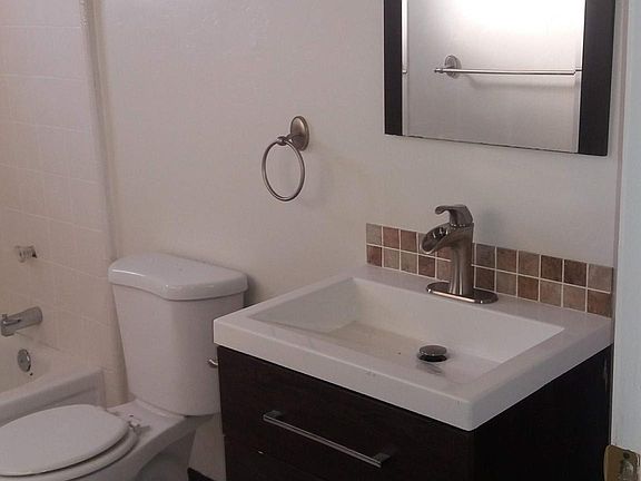 5th image of 3072 Suncrest Dr APT 3
