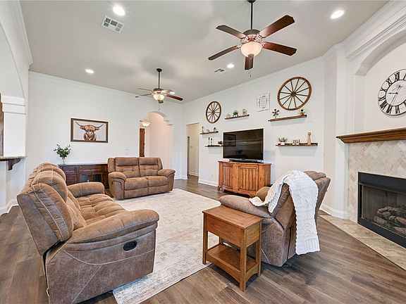 3rd image of 2901 Caney Ct