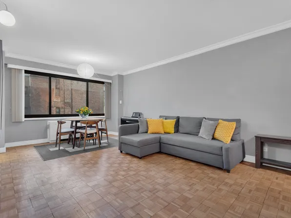 201 West 21st Street image 1 of 5