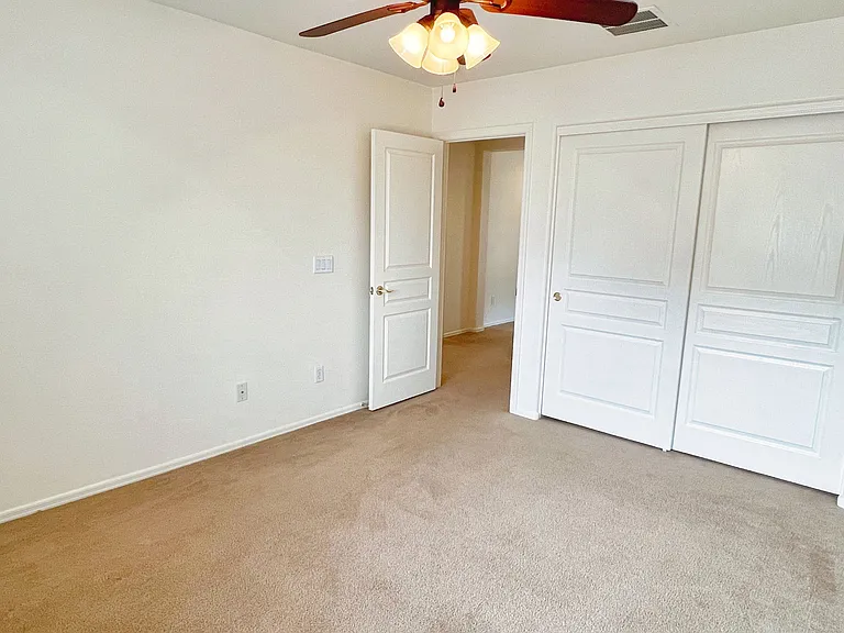 113 E Palomino Dr — Photo 17