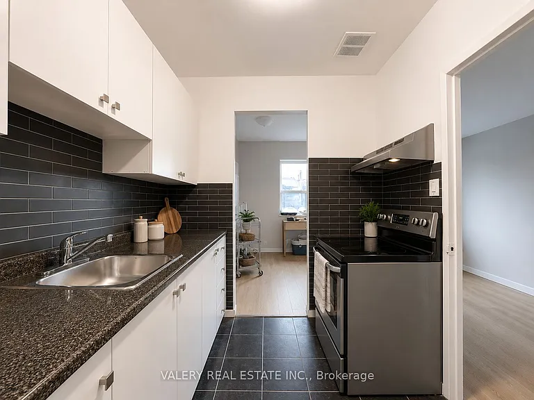 1725 Lawrence Ave E #103 — Photo 3