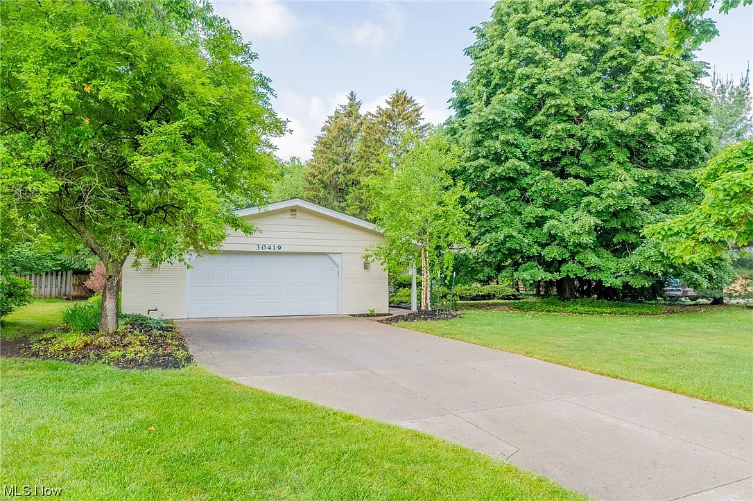 30419 Ednil Dr photo 1