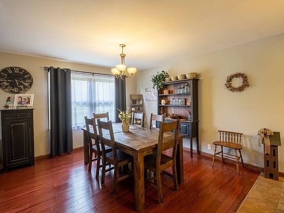 4th image of 200 Redondo Dr