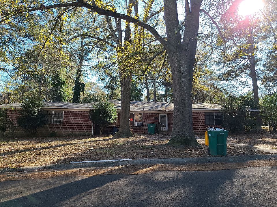 1st image of 2927 Lyons St