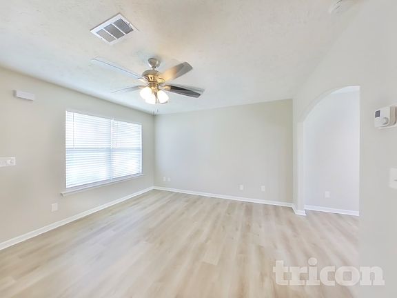 4th image of 1109 Shallowbrook Trl S