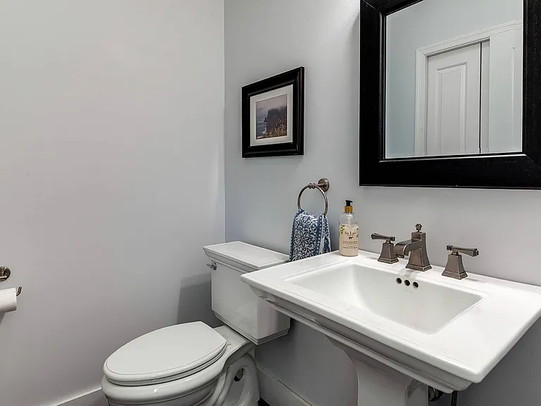 72 Long Ln — Photo 15