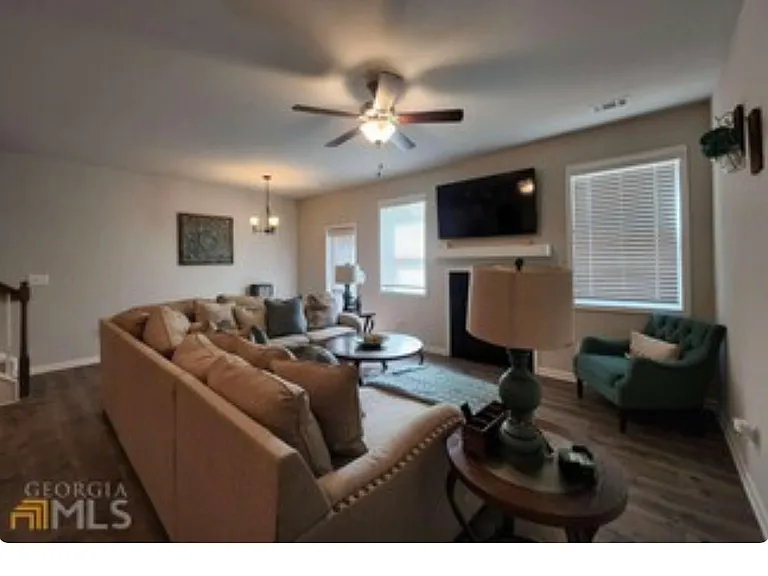Family room/ dining room
