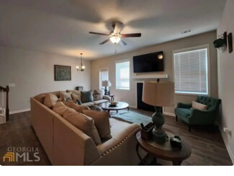 Family room/ dining room