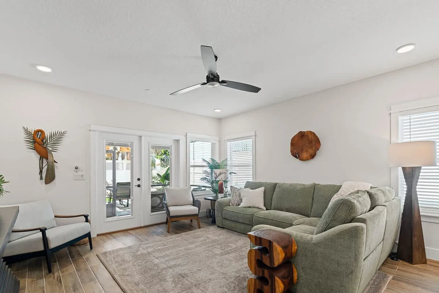3 bed, 2.0 bath, 1894 sqft, $4,781 — Photo 1