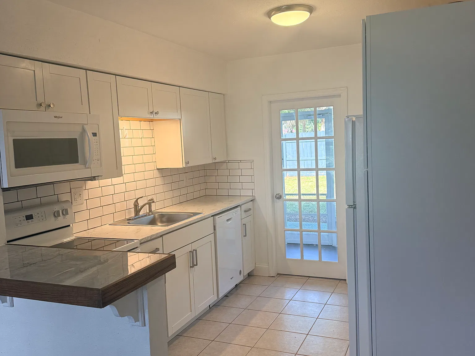 2 bed, 725 sqft, $1,500 — Photo 2