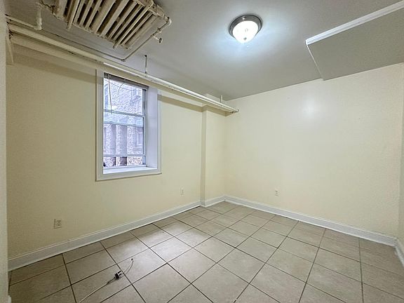 5th image of 15 Gifford Ave #B200e
