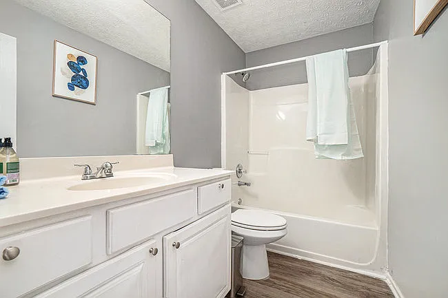 3 bed, 2.5 bath, 1864 sqft, $2,275 — Photo 3