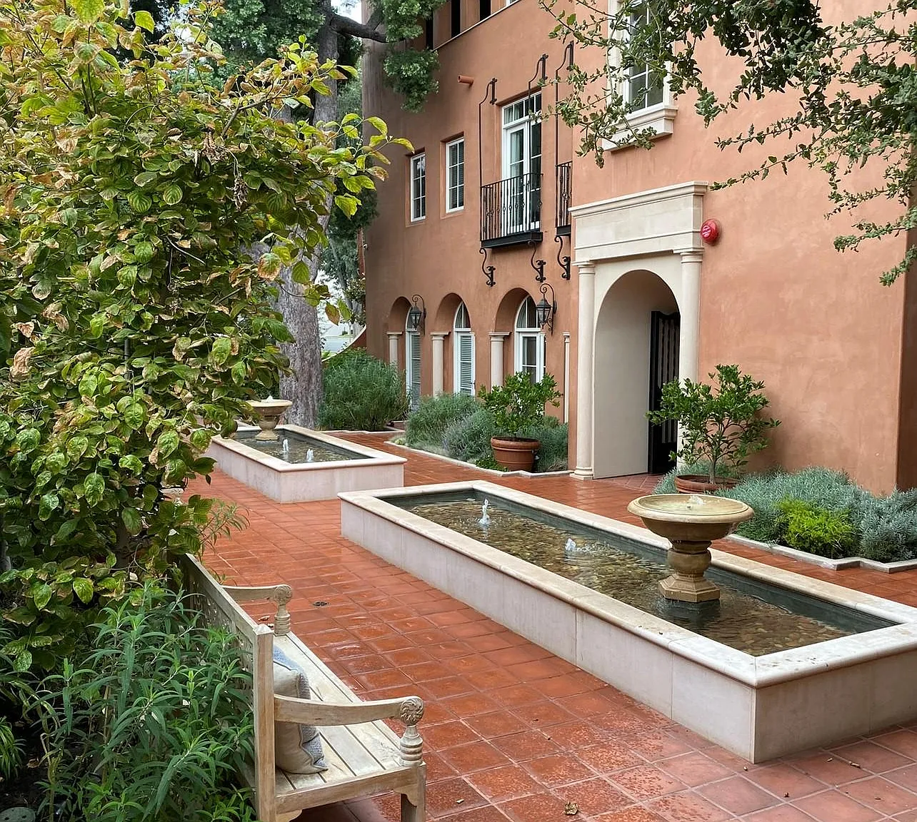 Los Patios De Cordova — Photo 1