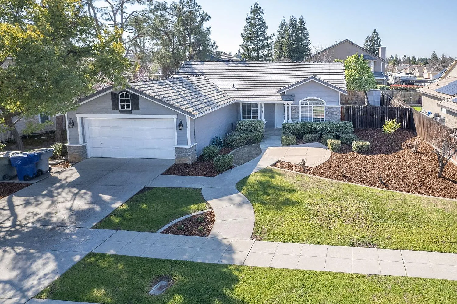 1282 Carson Ave photo 1