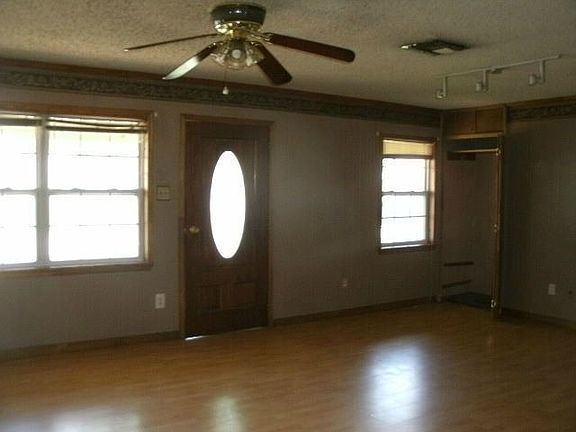 3rd image of 129 Jacqueline Dr