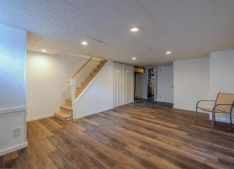 1075 Brookwood Ln — Photo 14