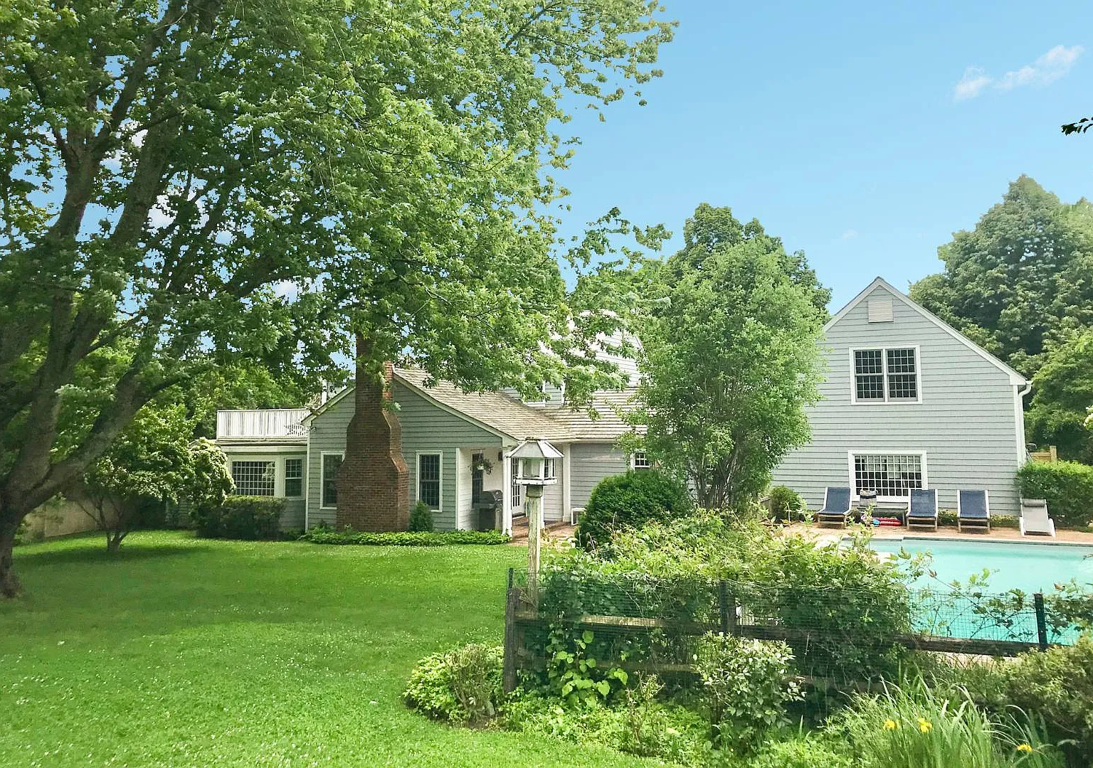 Bridgehampton Style With Heated Pool — Photo 3