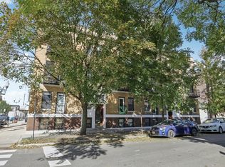 1958 W Byron St APT 1, Chicago, IL 60613