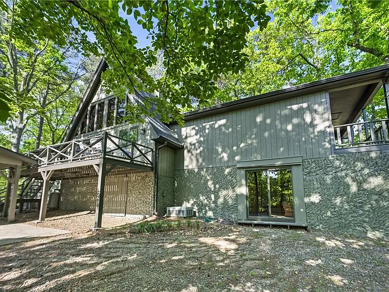 114 Cherokee Dr S — Photo 46