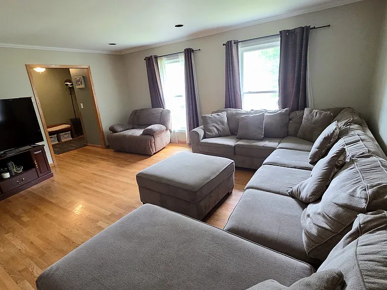 276 Continental Ln — Photo 4