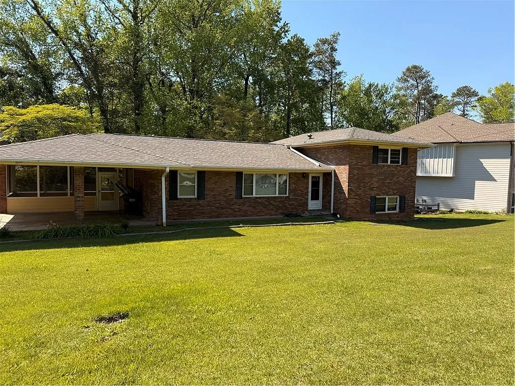 Building Photo - 1395 Siesta Ln