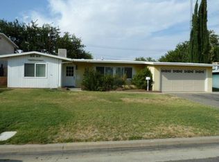 2117 Sweetbrier St, Palmdale, CA 93550