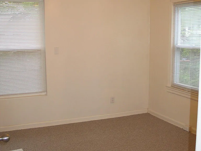 124 E Barnes Ave — Photo 6