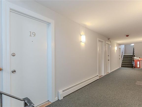 3rd image of 5 Cynthia Dr APT 19