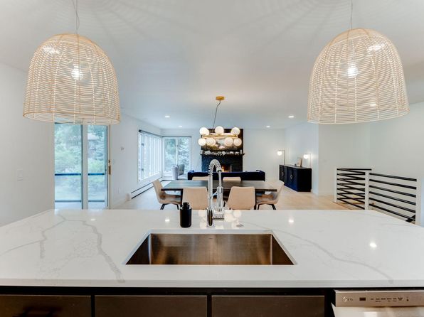 6809 Sally Ln