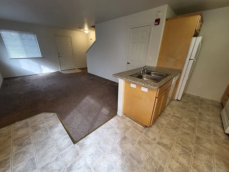 133 Palmer Ct — Photo 2
