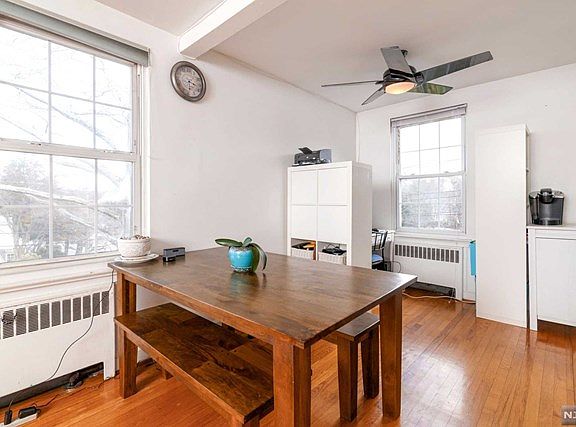 4th image of 544 Broad Ave APT 6