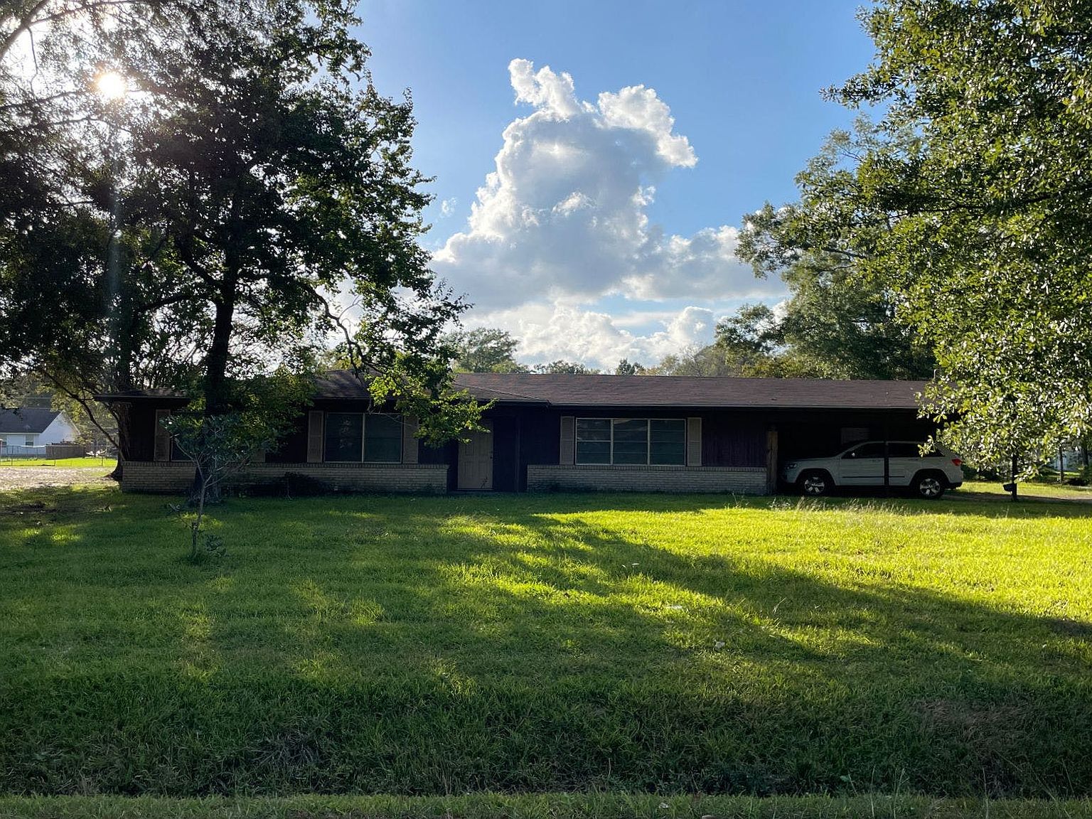 895 Archie St, Vidor, TX 77662 | Zillow