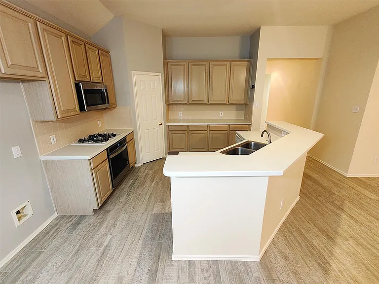 7127 Bristol Ridge Dr — Photo 30