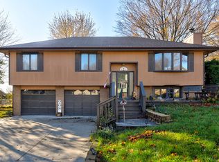 208 Sherwood Dr, Treynor, IA 51575
