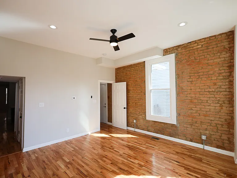 652 Delhi Ave — Photo 20