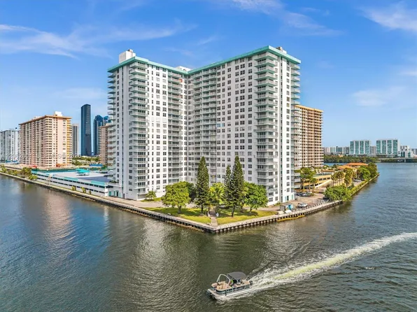 301 174th St APT 2205, Sunny Isles Beach, FL 33160