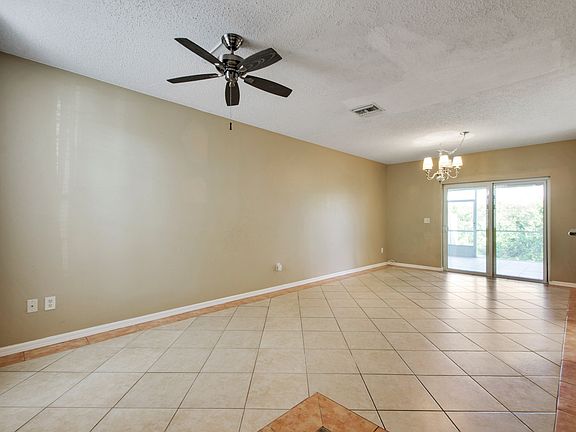 3rd image of 1416 Sedgwick Dr