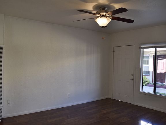 5th image of 903 Mariposa St APT H