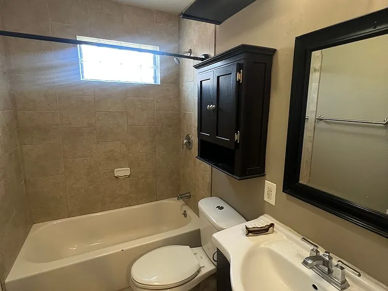 2536 Adams Ave — Photo 7