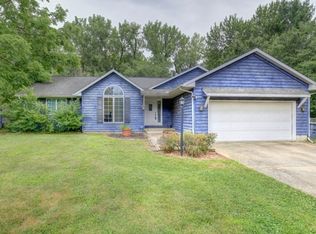 4 Paradise Ln, White Heath, IL 61884