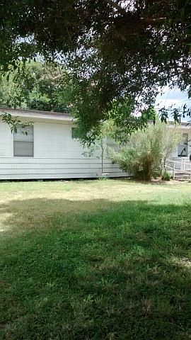 1st image of 916 E Jim Hogg Ave