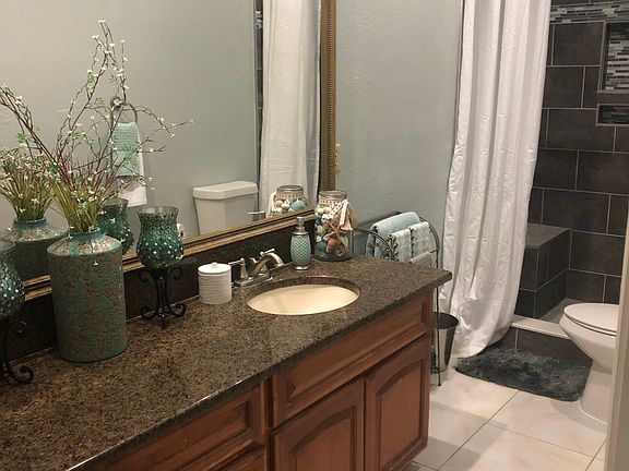 2nd image of 2832 Longleaf Ct #1