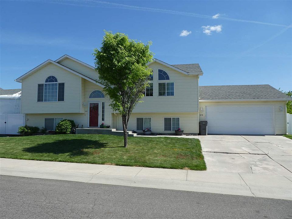 1st image of 810 E Justin Ave